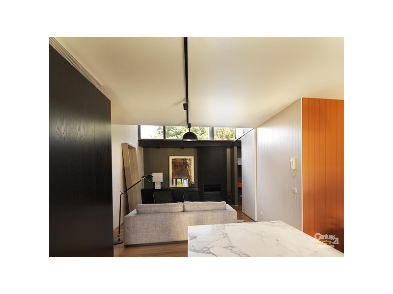 281 BANK STREET, South Melbourne VIC 3205