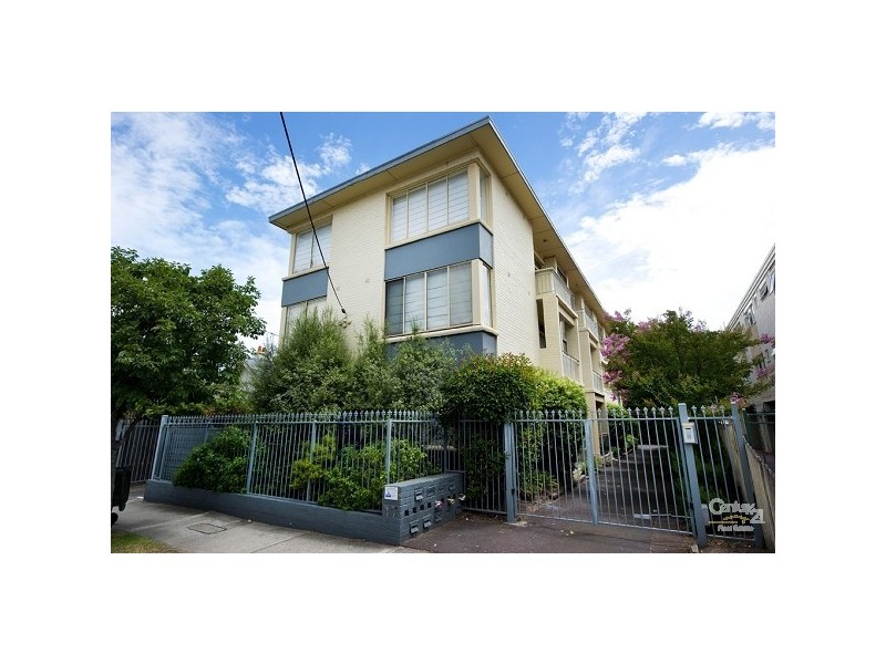 8/17 WILGAH STREET, St Kilda East VIC 3183