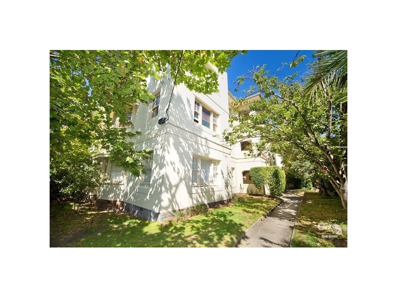 9/5 Robe Street, St Kilda VIC 3182