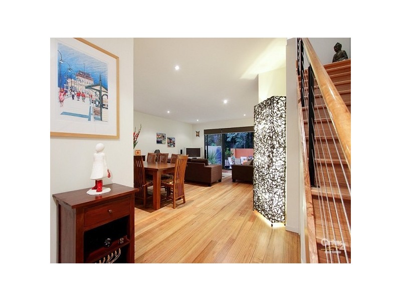 4 Neptune Place, St Kilda VIC 3182