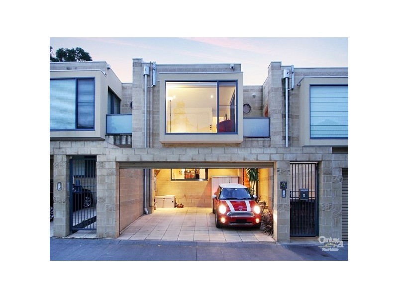4 Neptune Place, St Kilda VIC 3182