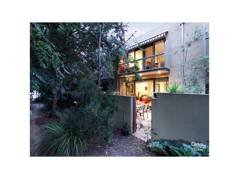 4 Neptune Place, St Kilda VIC 3182