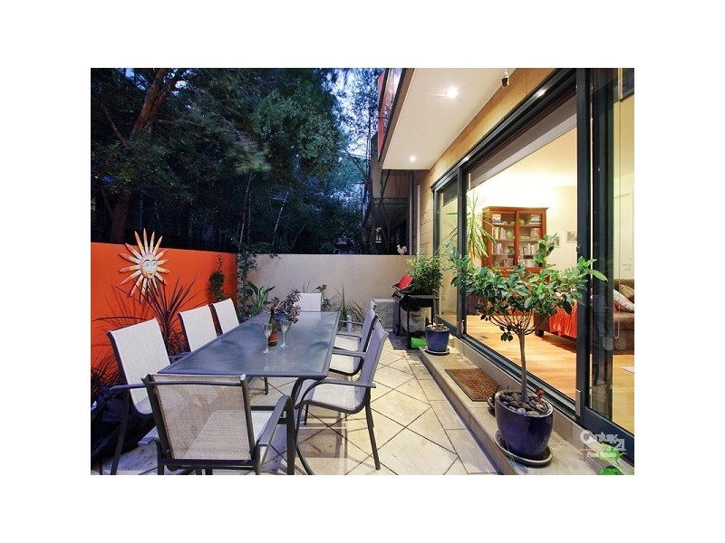 4 Neptune Place, St Kilda VIC 3182