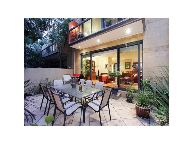 4 Neptune Place, St Kilda VIC 3182