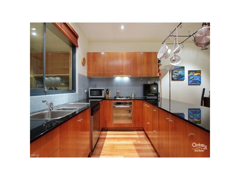 4 Neptune Place, St Kilda VIC 3182