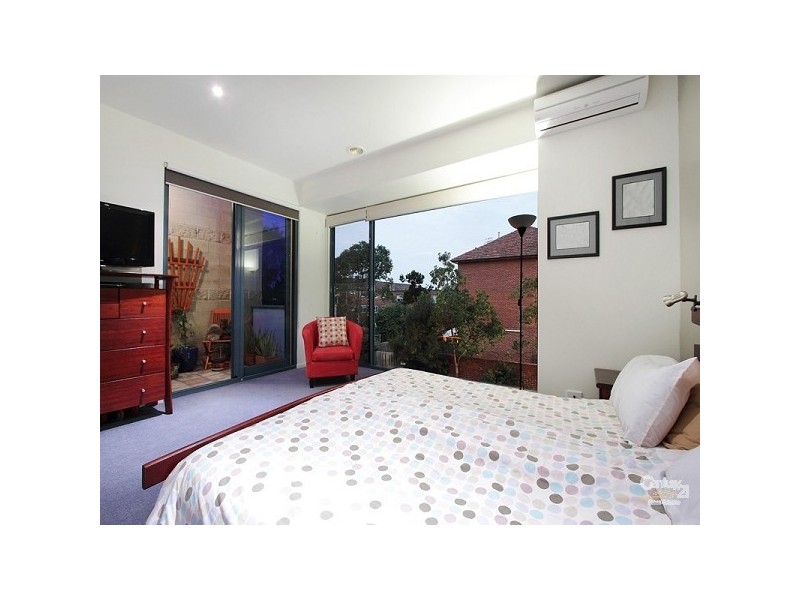 4 Neptune Place, St Kilda VIC 3182