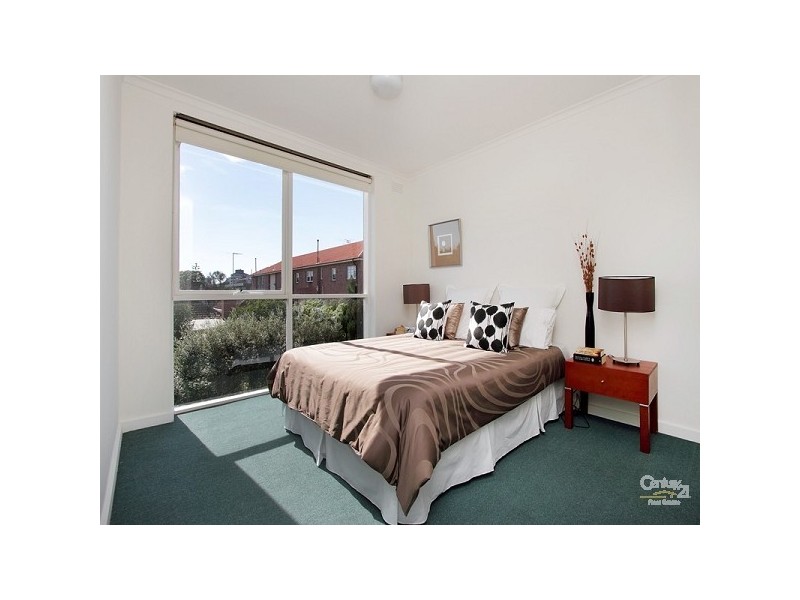 18/323 Beaconsfield Parade, St Kilda West VIC 3182