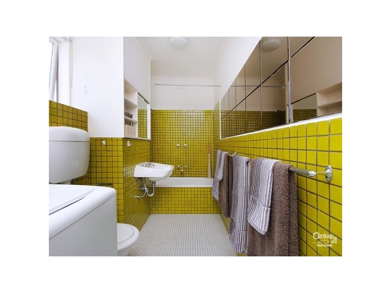 18/323 Beaconsfield Parade, St Kilda West VIC 3182