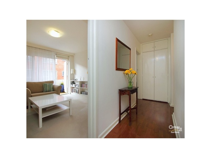 9/27 Mitford Street, St Kilda VIC 3182