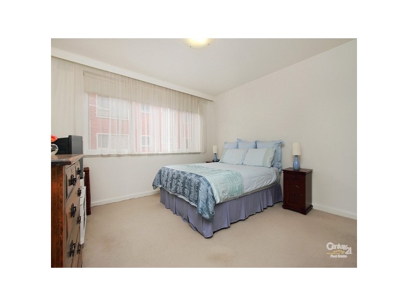 9/27 Mitford Street, St Kilda VIC 3182