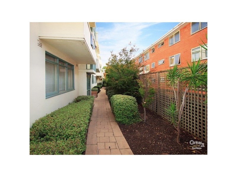 9/27 Mitford Street, St Kilda VIC 3182