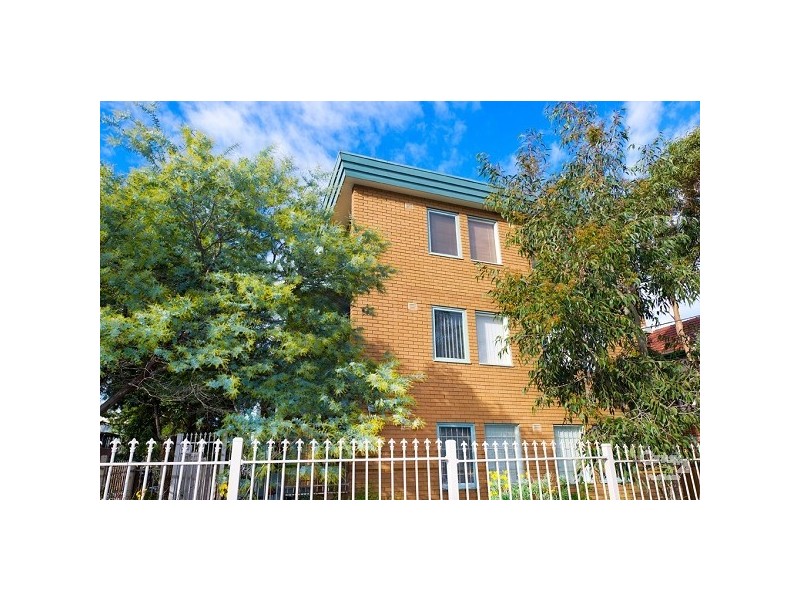 3/61 Robe Street, St Kilda VIC 3182