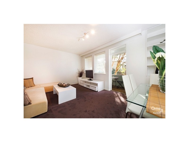 3/61 Robe Street, St Kilda VIC 3182