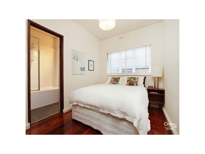 9/3 Cowderoy Street, St Kilda West VIC 3182