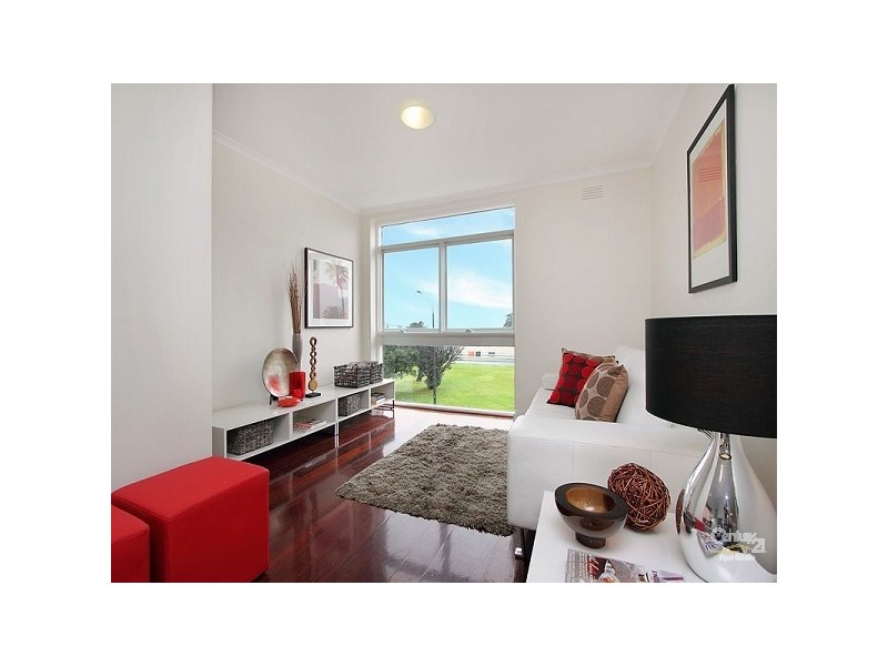 14/323 Beaconsfield Parade, St Kilda West VIC 3182