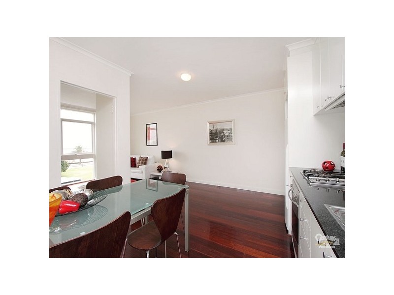 14/323 Beaconsfield Parade, St Kilda West VIC 3182