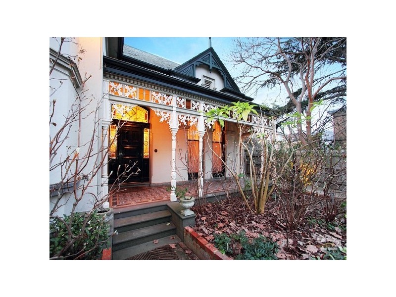 6 Dickens Street, Elwood VIC 3184