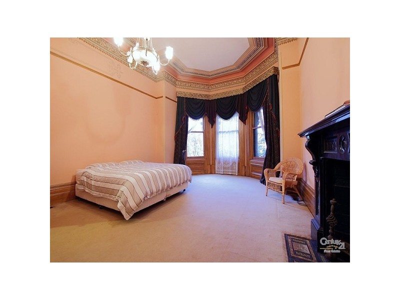 6 Dickens Street, Elwood VIC 3184