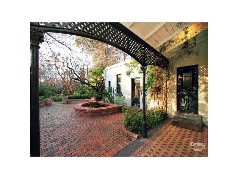 6 Dickens Street, Elwood VIC 3184