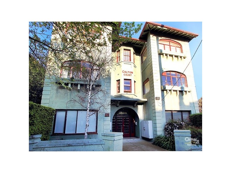 12/92 BARKLY STREET, St Kilda VIC 3182