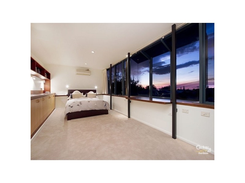 2 Phyllis Street, Elwood VIC 3184