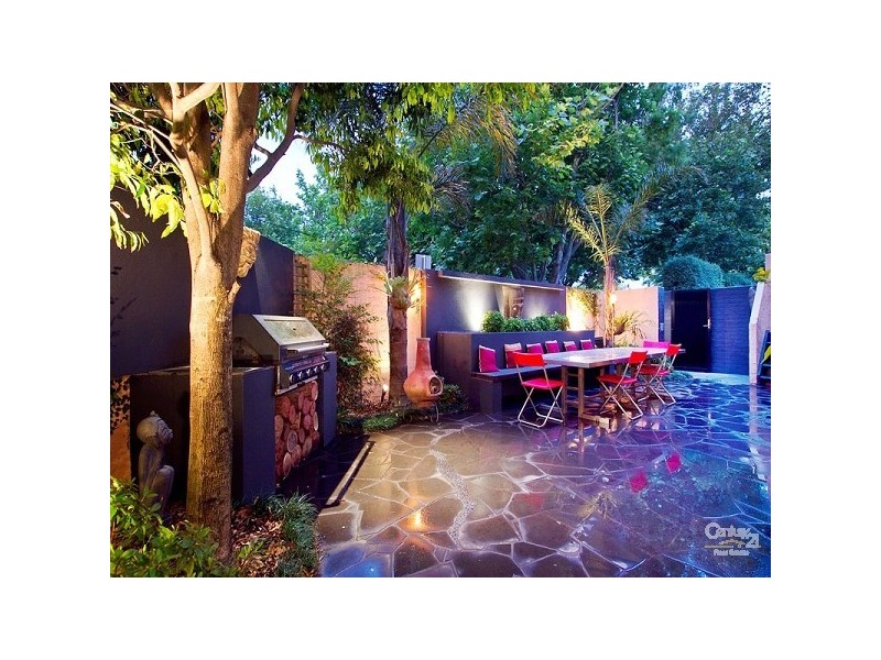 2 Phyllis Street, Elwood VIC 3184