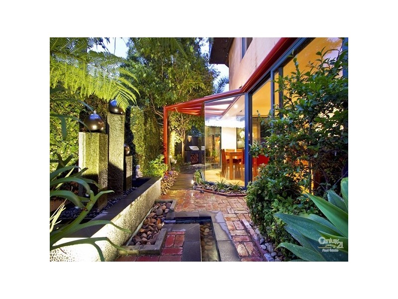 2 Phyllis Street, Elwood VIC 3184