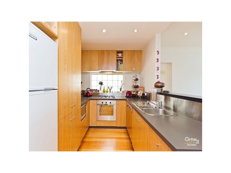 18/41 Marine Parade, St Kilda VIC 3182