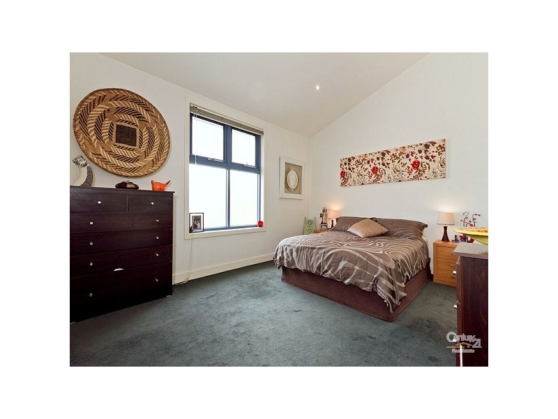 18/41 Marine Parade, St Kilda VIC 3182