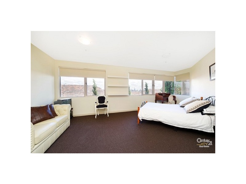 20/12 Acland Street, St Kilda VIC 3182
