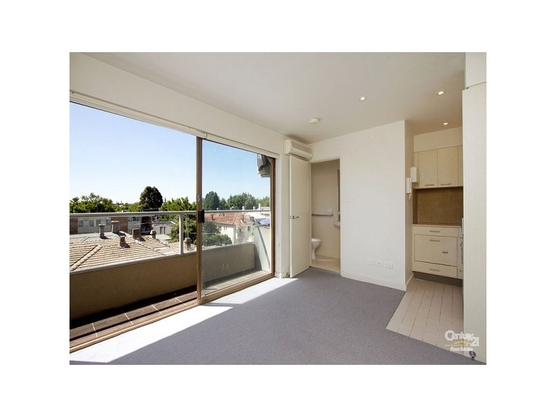 303/64 Wellington Street, St Kilda VIC 3182