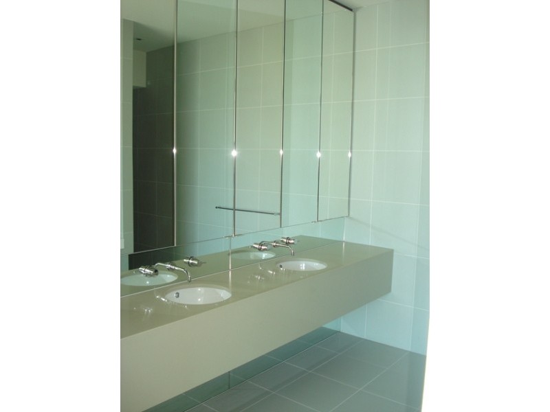 8 Kavanagh Street, Southbank VIC 3006