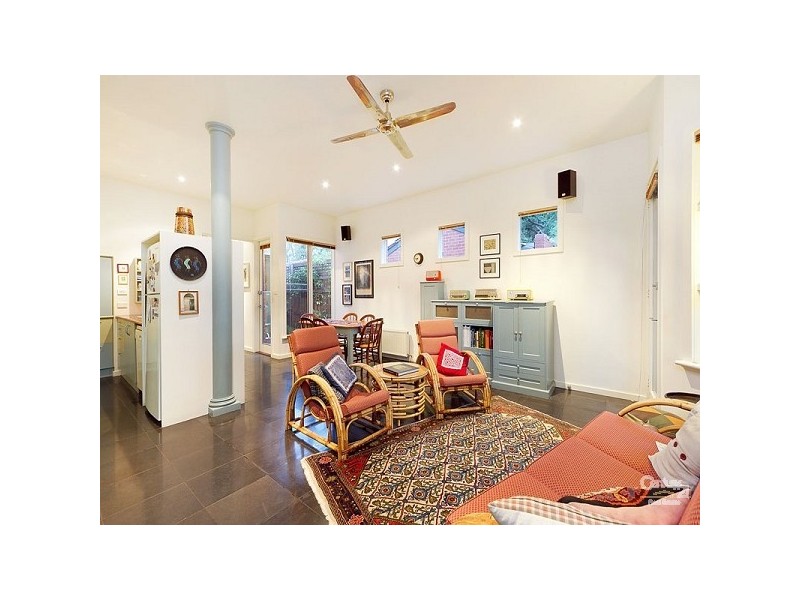 10 Pozieres Avenue, Elwood VIC 3184