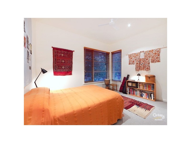 10 Pozieres Avenue, Elwood VIC 3184