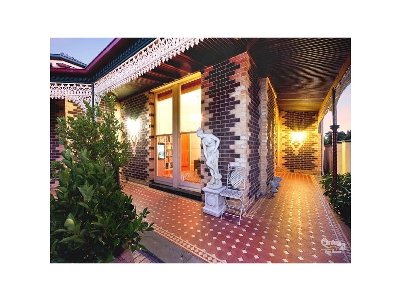 90 Wellington Street, St Kilda VIC 3182