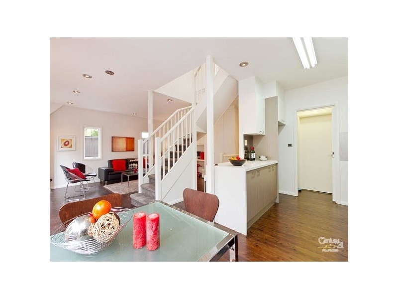 6a Foam Street, Elwood VIC 3184