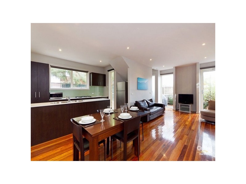 1/27 Foam Street, Elwood VIC 3184