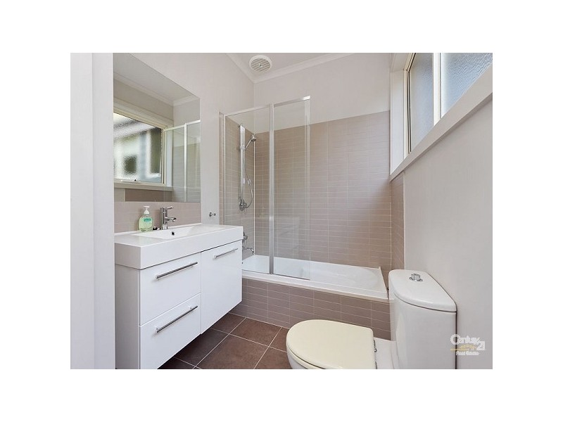 1/27 Foam Street, Elwood VIC 3184