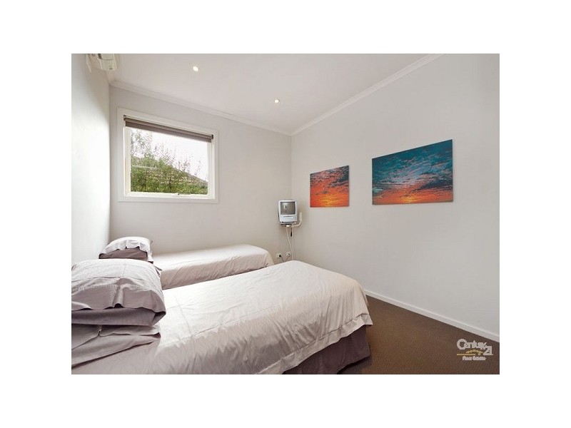 1/27 Foam Street, Elwood VIC 3184