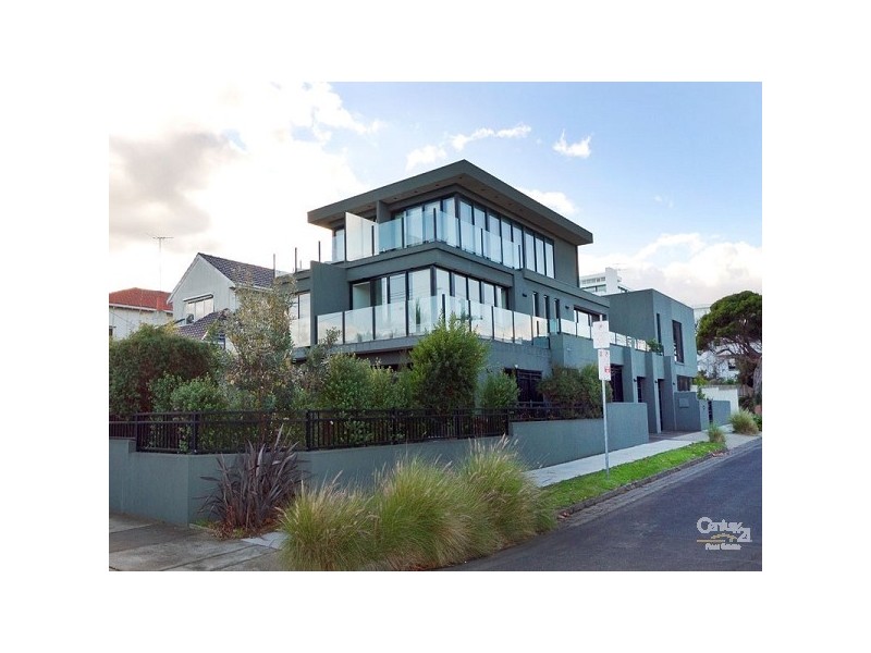81 Ormond Esplanade, Elwood VIC 3184