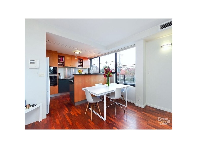 81 Ormond Esplanade, Elwood VIC 3184