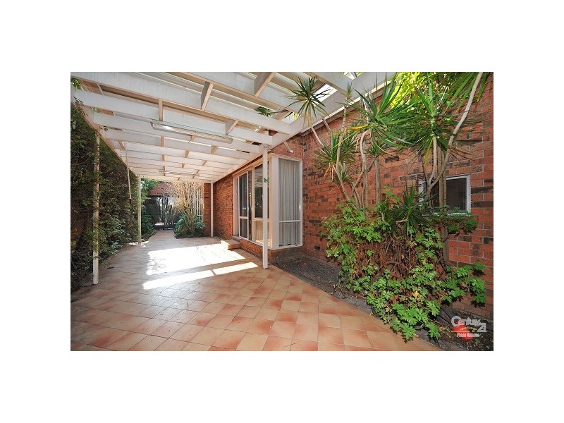 21 Denman Avenue, St Kilda East VIC 3183