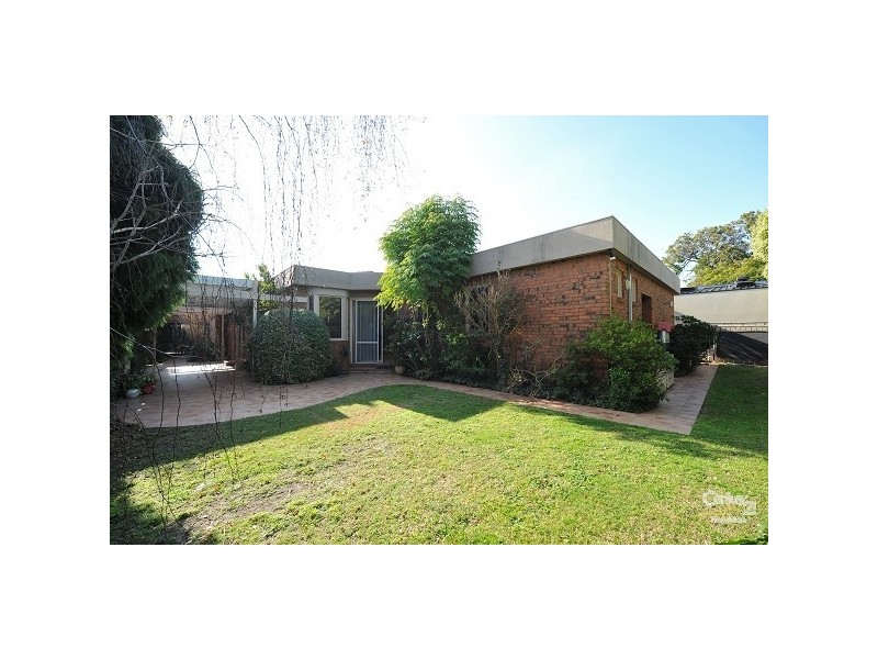 21 Denman Avenue, St Kilda East VIC 3183