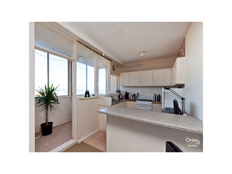 7c/12 Marine Parade, St Kilda VIC 3182