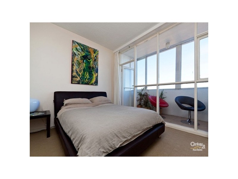 7c/12 Marine Parade, St Kilda VIC 3182