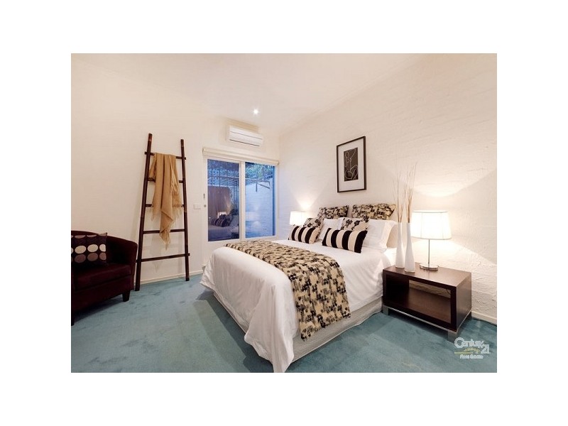 17 Fawkner Street, St Kilda VIC 3182