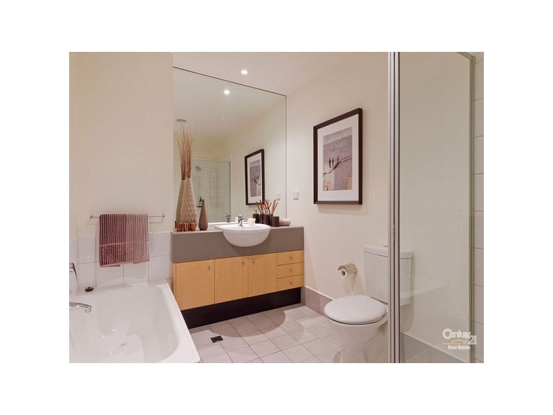 853/1 Esplanade West, Port Melbourne VIC 3207