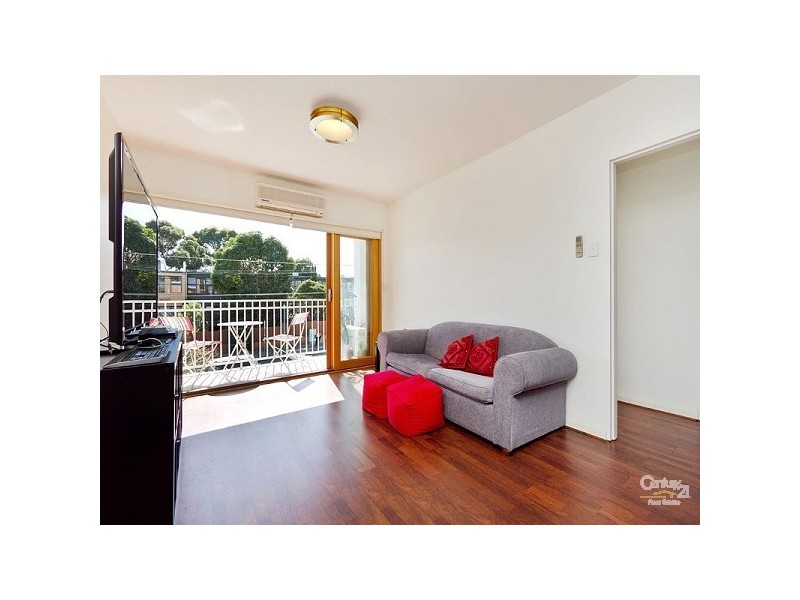 13/11 Balaclava Road, St Kilda East VIC 3183