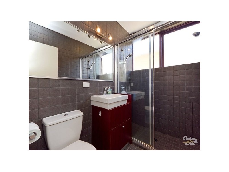 13/11 Balaclava Road, St Kilda East VIC 3183