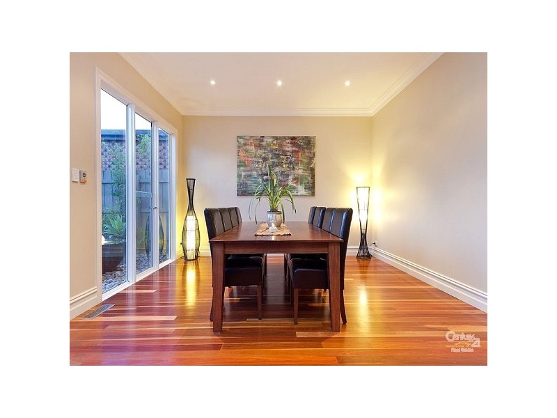 16 Leslie Street, St Kilda East VIC 3183